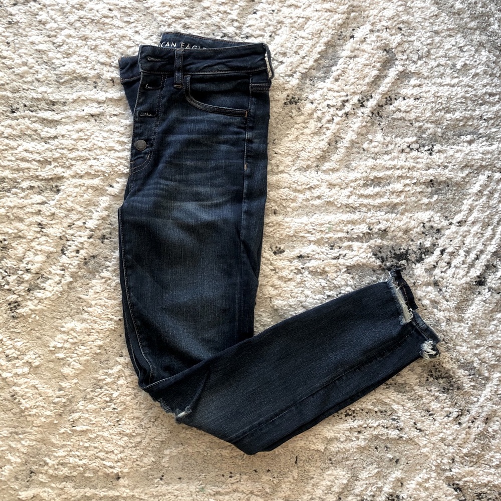 American eagle size 6 distressed jeggings